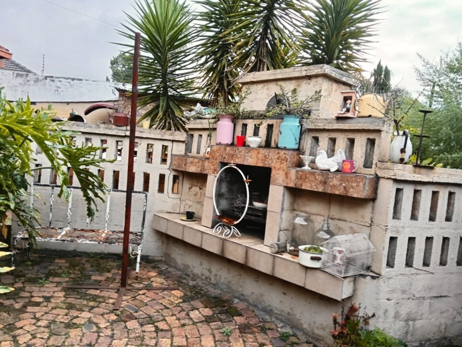 5 Bedroom Property for Sale in Selcourt Gauteng