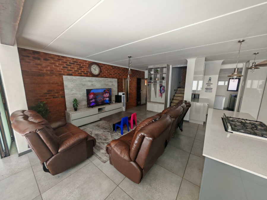 4 Bedroom Property for Sale in Heatherview Gauteng