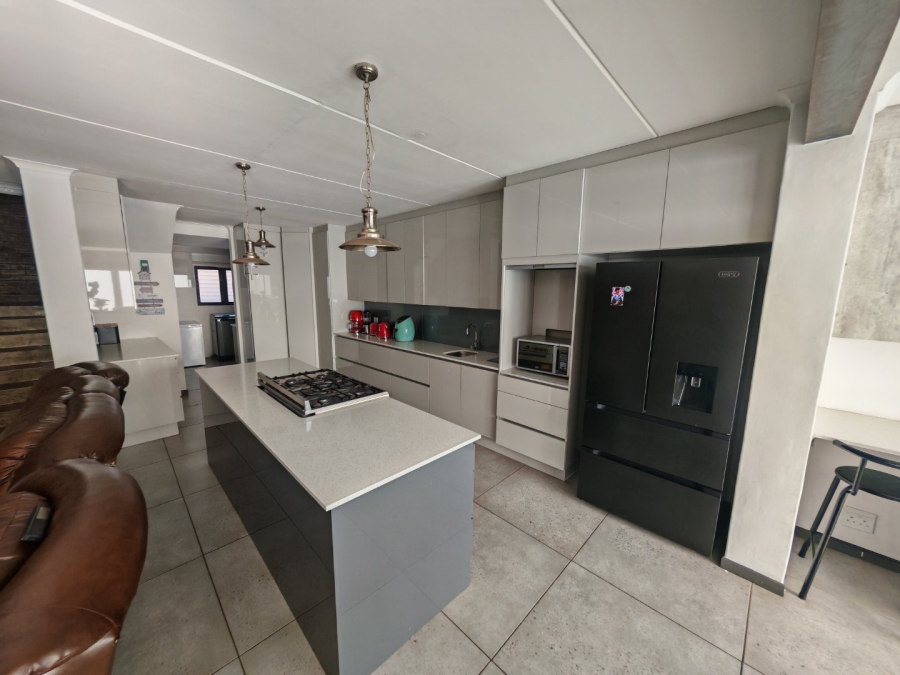 4 Bedroom Property for Sale in Heatherview Gauteng