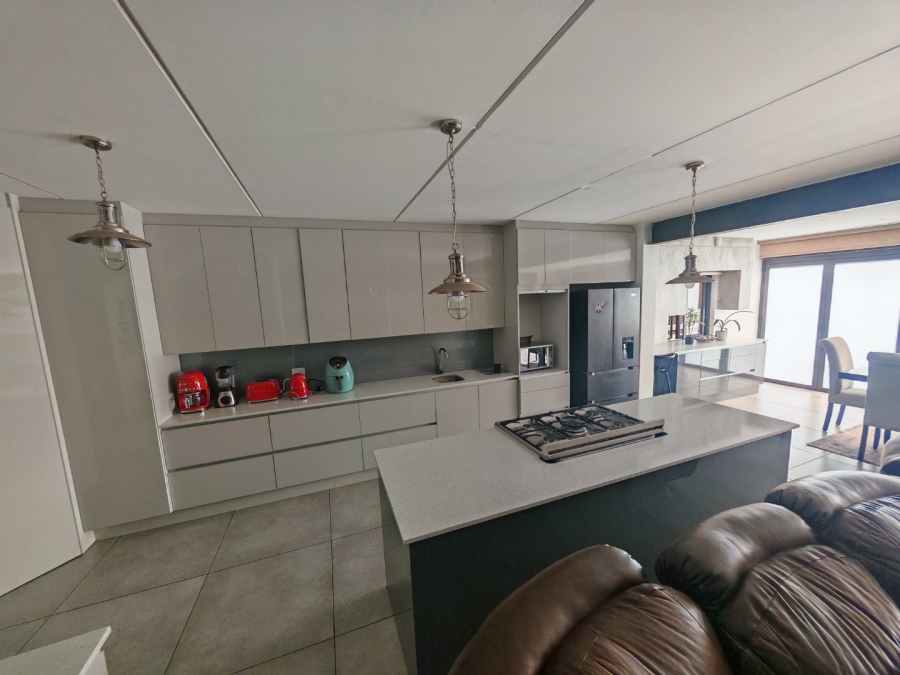 4 Bedroom Property for Sale in Heatherview Gauteng