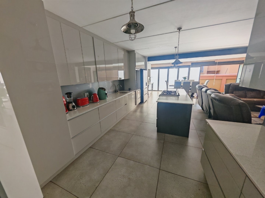 4 Bedroom Property for Sale in Heatherview Gauteng