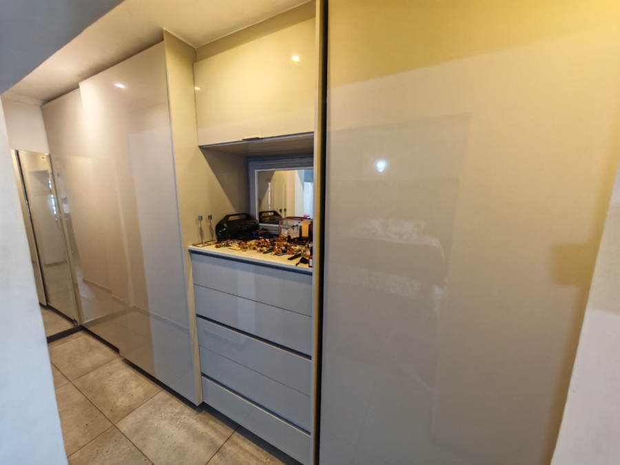 4 Bedroom Property for Sale in Heatherview Gauteng