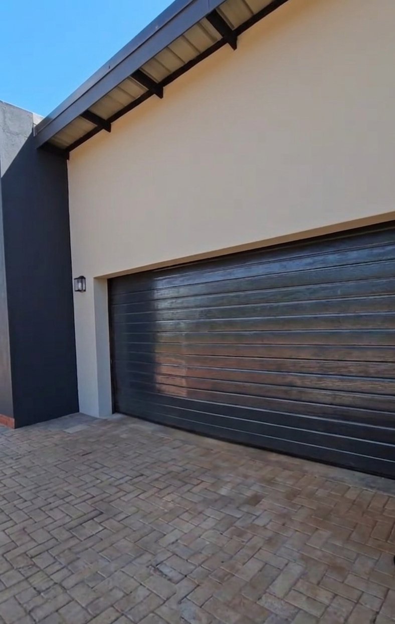 3 Bedroom Property for Sale in Eldorette Gauteng