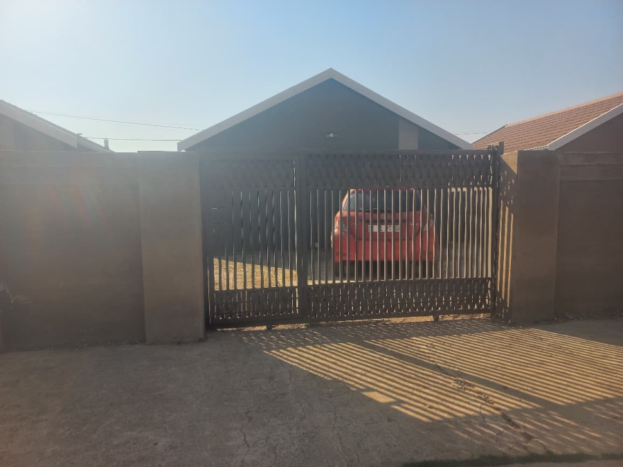 2 Bedroom Property for Sale in Savanna City Gauteng