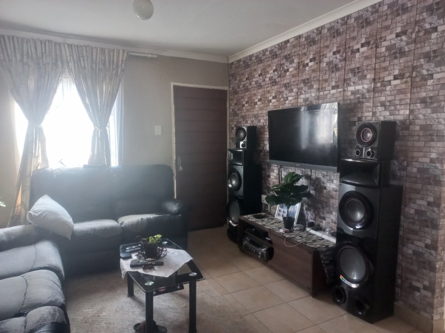 2 Bedroom Property for Sale in Savanna City Gauteng