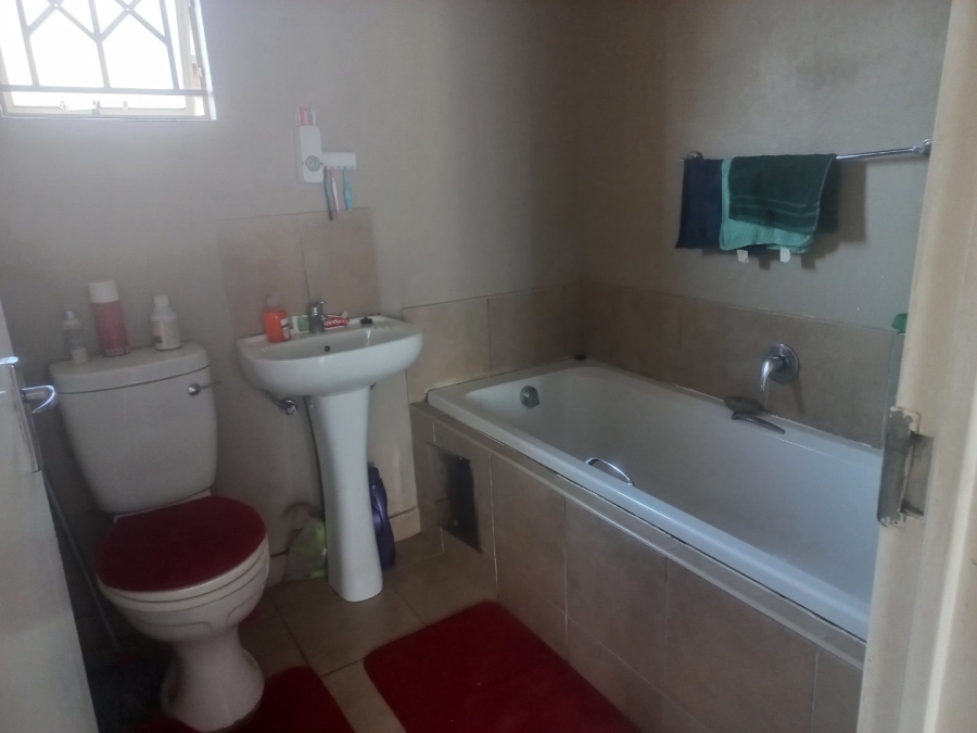 2 Bedroom Property for Sale in Savanna City Gauteng