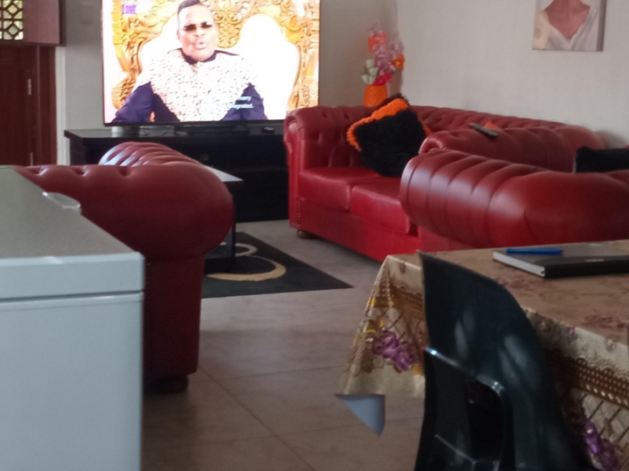 5 Bedroom Property for Sale in Lotus Gardens Gauteng