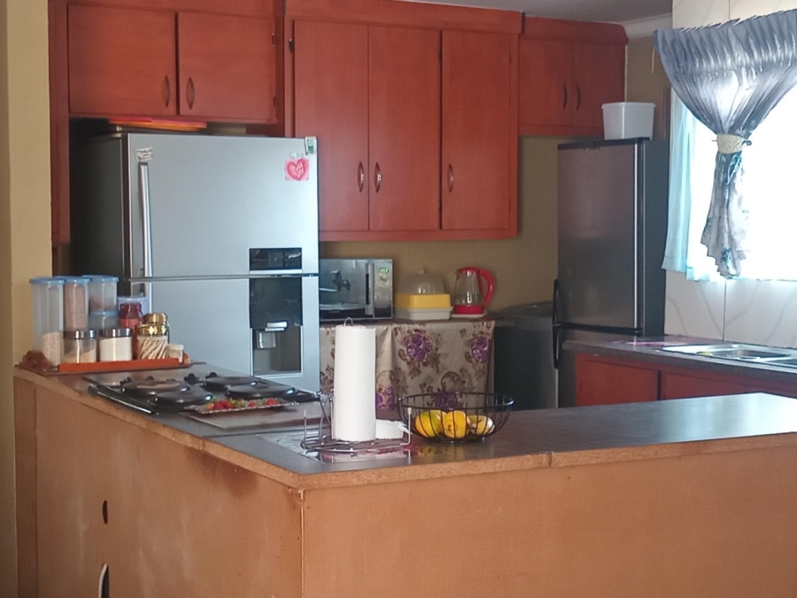 5 Bedroom Property for Sale in Lotus Gardens Gauteng