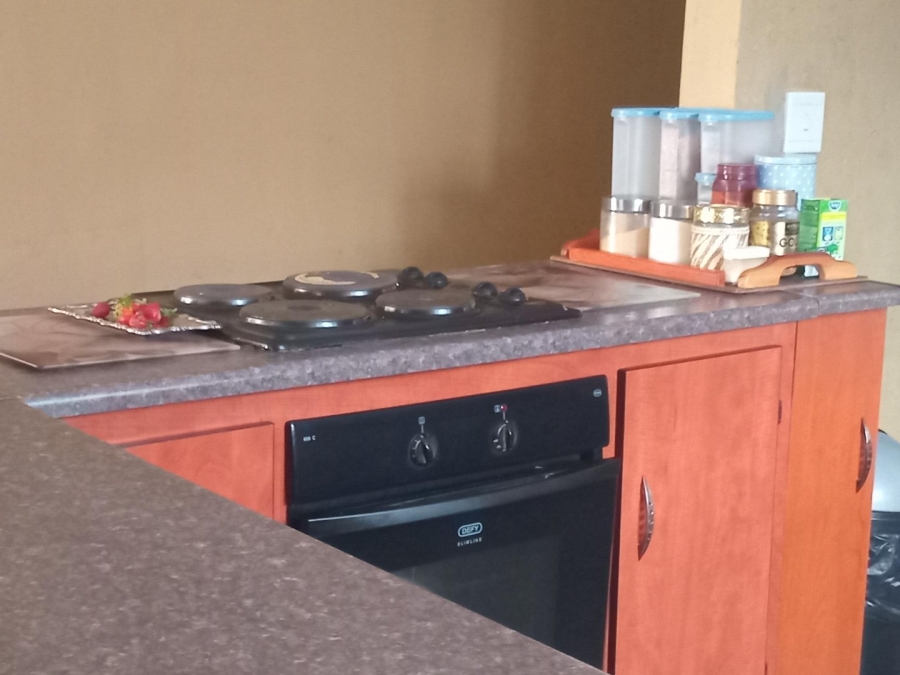5 Bedroom Property for Sale in Lotus Gardens Gauteng