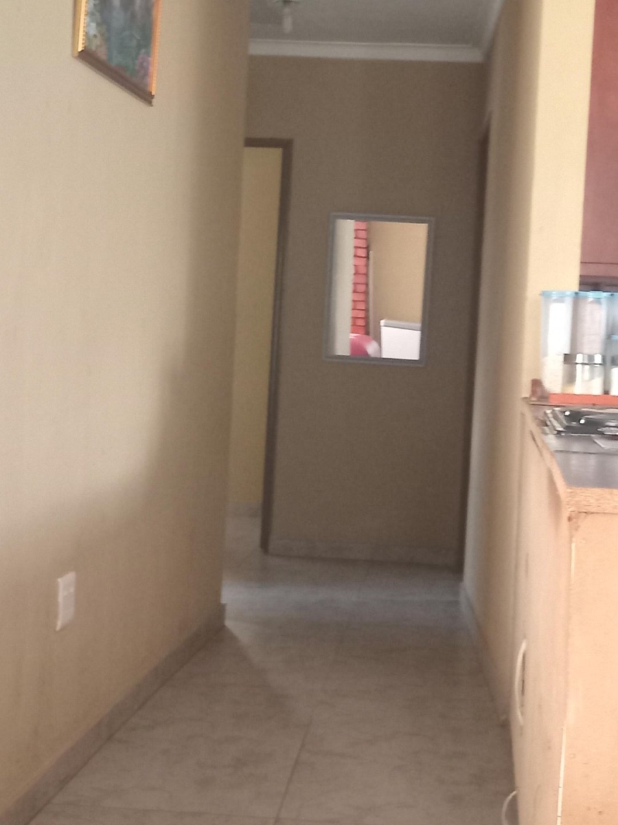 5 Bedroom Property for Sale in Lotus Gardens Gauteng