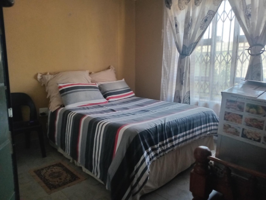 5 Bedroom Property for Sale in Lotus Gardens Gauteng