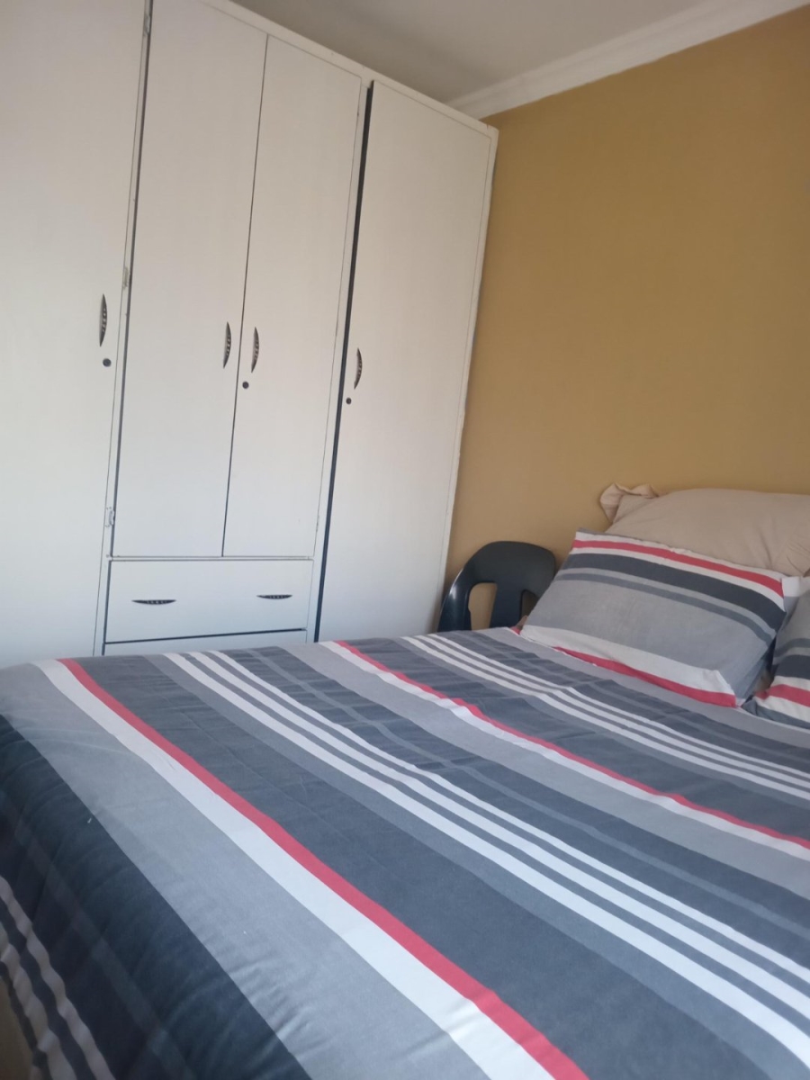 5 Bedroom Property for Sale in Lotus Gardens Gauteng