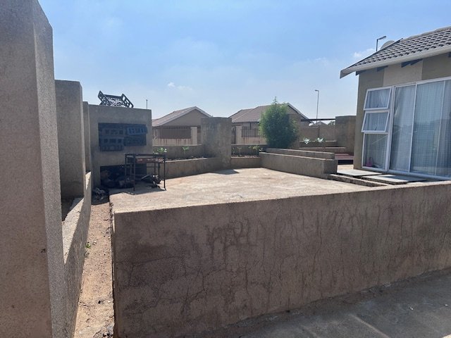 3 Bedroom Property for Sale in Cosmo City Gauteng