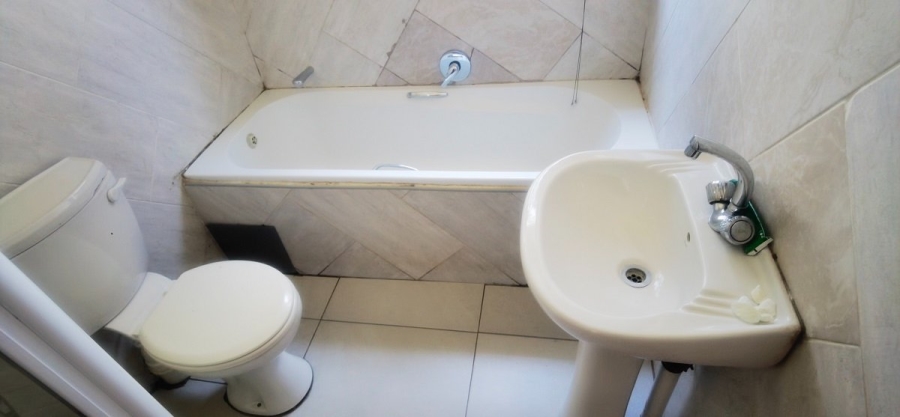 2 Bedroom Property for Sale in Crystal Park Gauteng