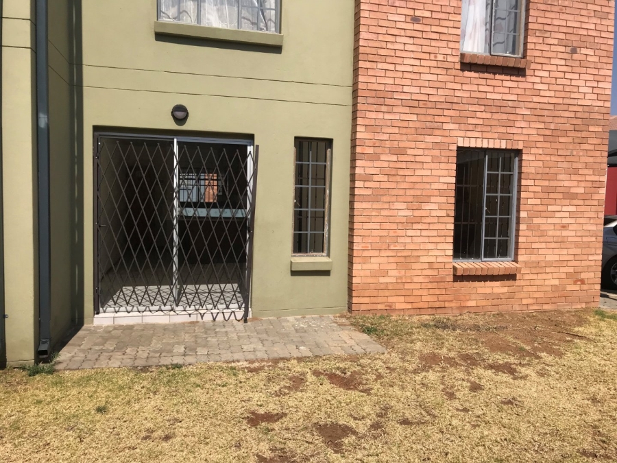 2 Bedroom Property for Sale in Amberfield Gauteng