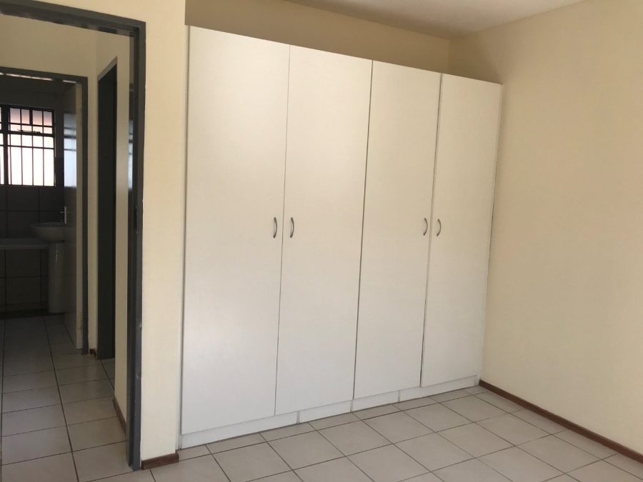 2 Bedroom Property for Sale in Amberfield Gauteng