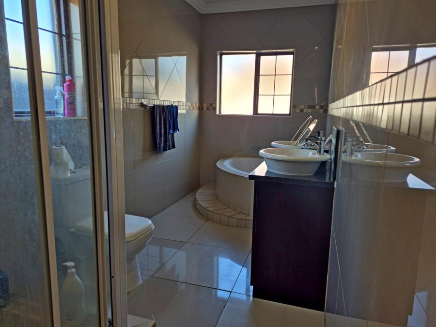 3 Bedroom Property for Sale in Thatchfield Estate Gauteng