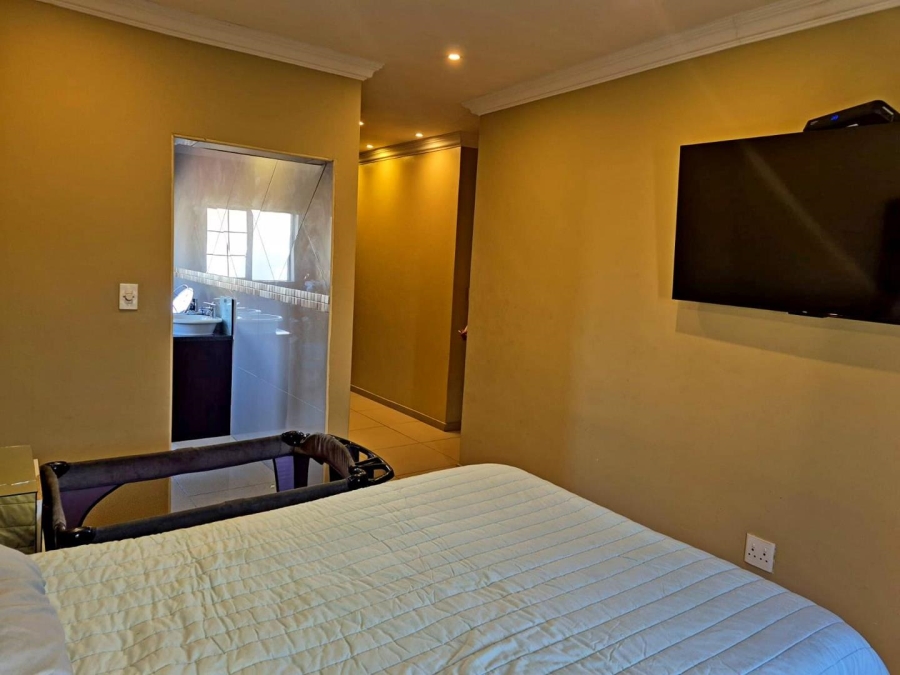 3 Bedroom Property for Sale in Thatchfield Estate Gauteng