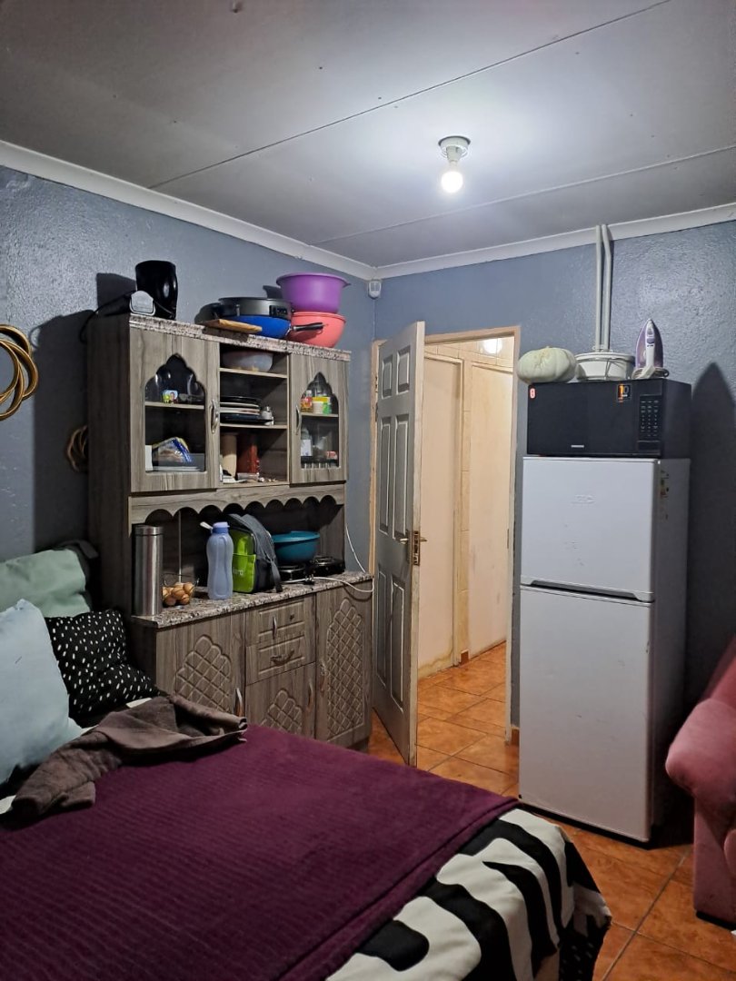 To Let  Bedroom Property for Rent in Clayville Gauteng