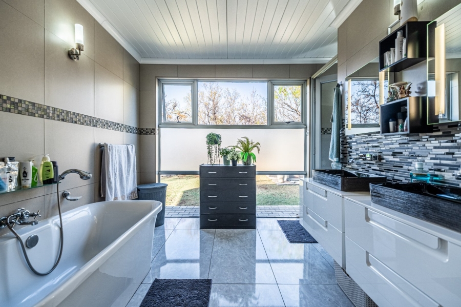 4 Bedroom Property for Sale in Sable Hills Gauteng