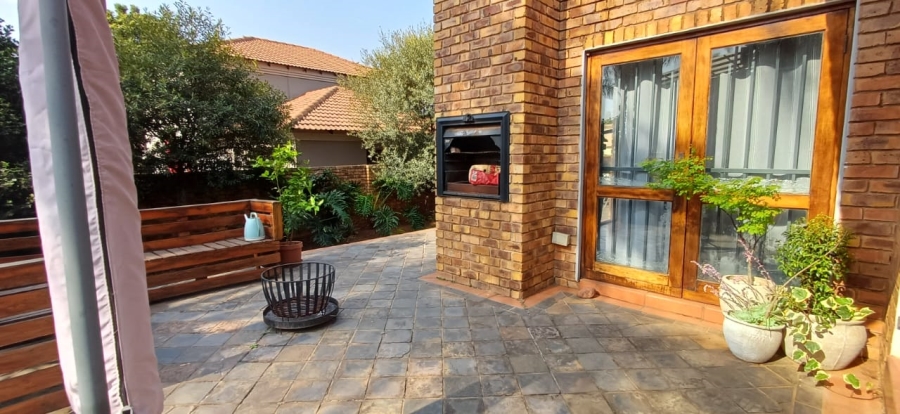 To Let 3 Bedroom Property for Rent in Eldoraigne Gauteng