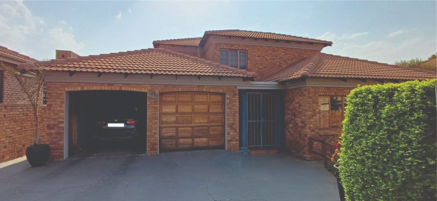 To Let 3 Bedroom Property for Rent in Eldoraigne Gauteng