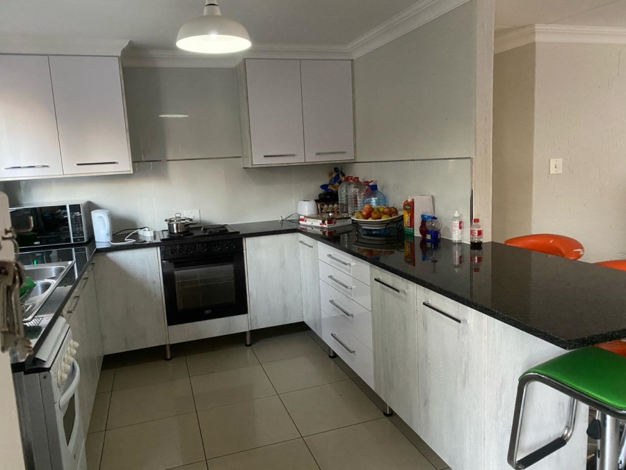 2 Bedroom Property for Sale in Weltevreden Park Gauteng