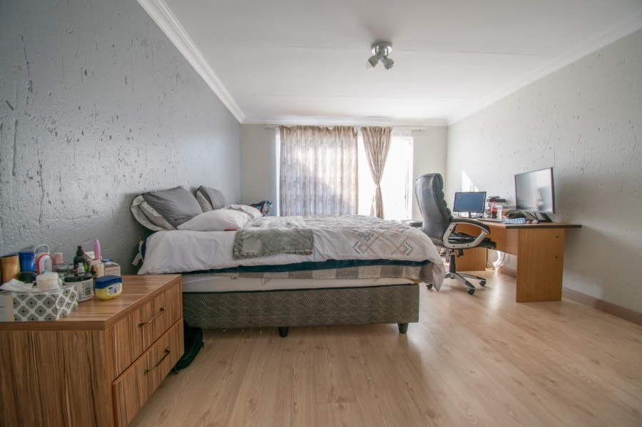 2 Bedroom Property for Sale in Weltevreden Park Gauteng