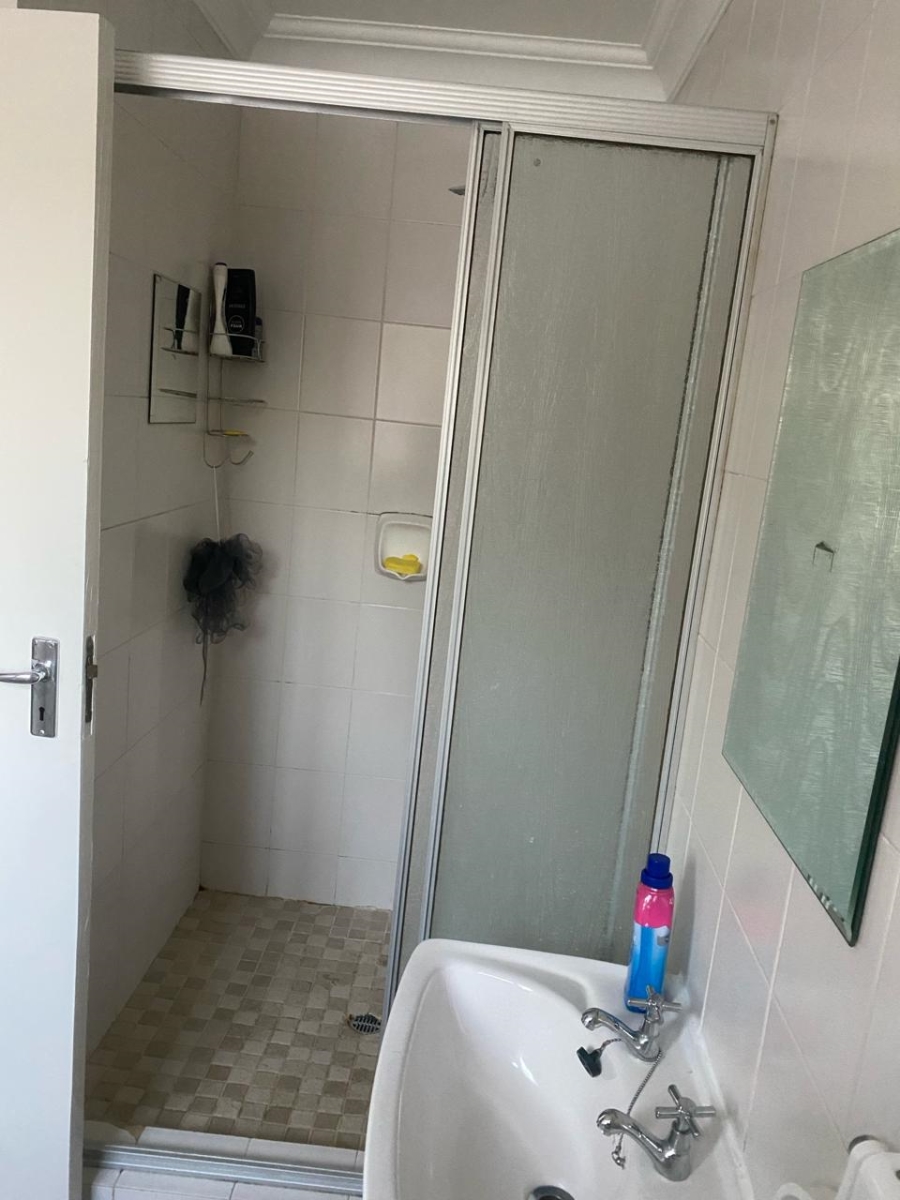 2 Bedroom Property for Sale in Weltevreden Park Gauteng