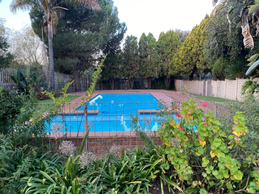 2 Bedroom Property for Sale in Weltevreden Park Gauteng