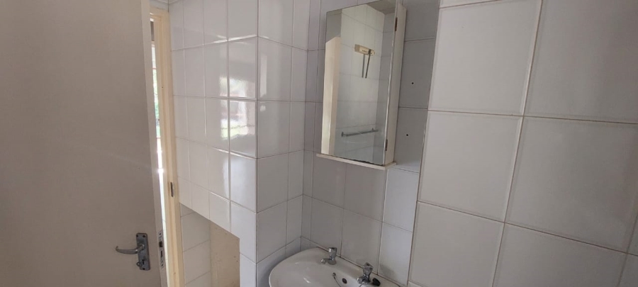 2 Bedroom Property for Sale in Bloubosrand Gauteng