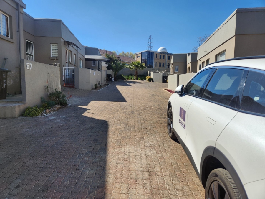 2 Bedroom Property for Sale in Halfway Gardens Gauteng