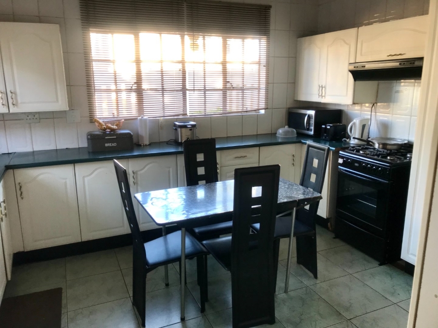 4 Bedroom Property for Sale in Lenasia Ext 5 Gauteng