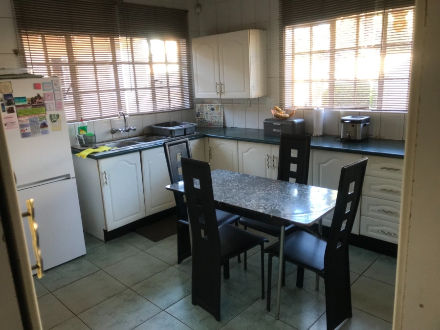 4 Bedroom Property for Sale in Lenasia Ext 5 Gauteng