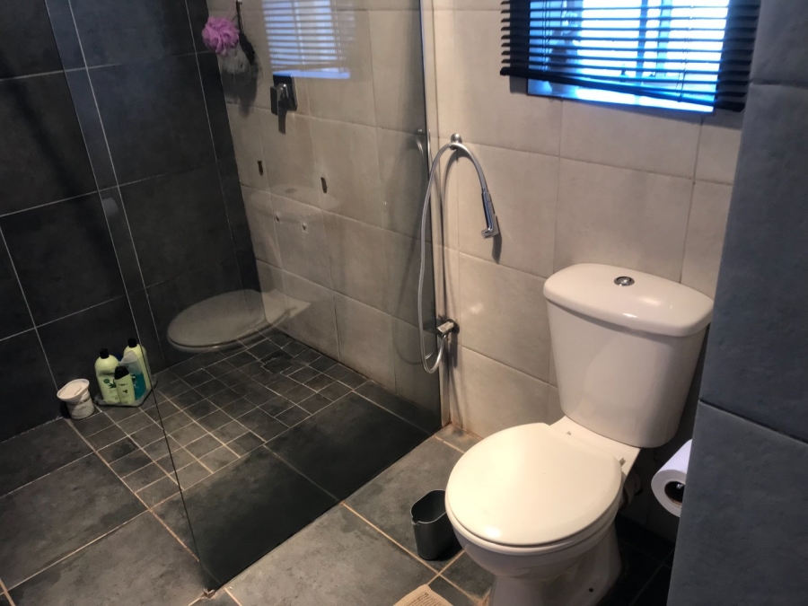 4 Bedroom Property for Sale in Lenasia Ext 5 Gauteng
