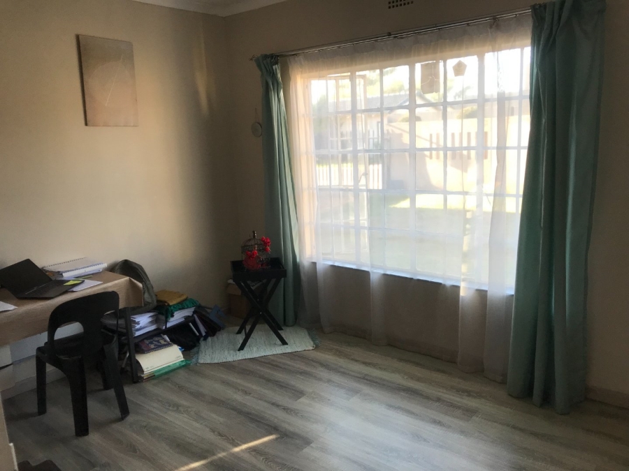 4 Bedroom Property for Sale in Lenasia Ext 5 Gauteng