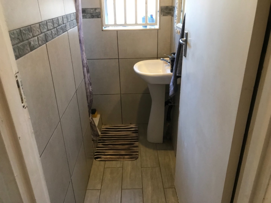 4 Bedroom Property for Sale in Lenasia Ext 5 Gauteng
