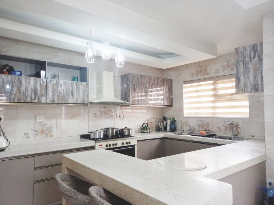  Bedroom Property for Sale in Clayville Gauteng