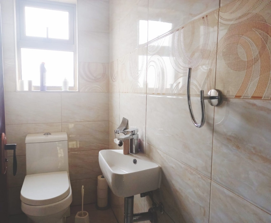  Bedroom Property for Sale in Clayville Gauteng