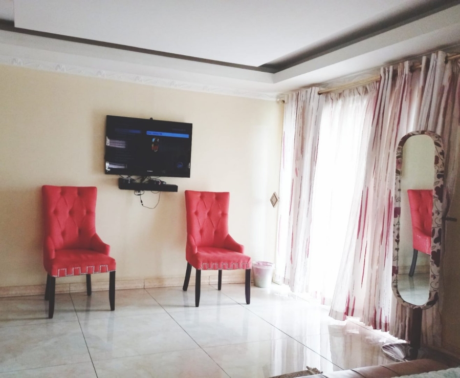  Bedroom Property for Sale in Clayville Gauteng
