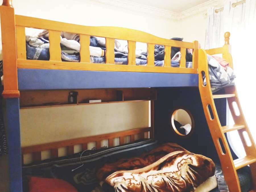  Bedroom Property for Sale in Clayville Gauteng