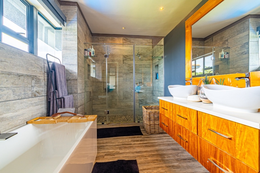5 Bedroom Property for Sale in Lombardy Gauteng
