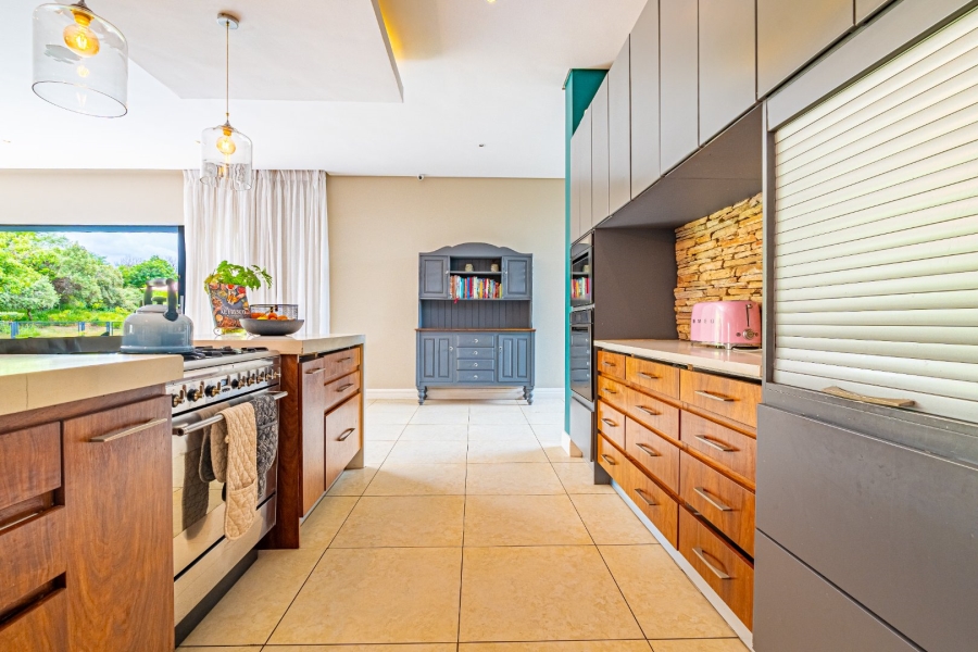 5 Bedroom Property for Sale in Lombardy Gauteng