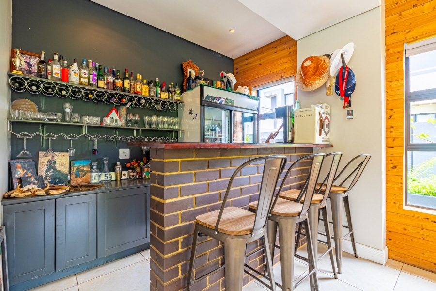 5 Bedroom Property for Sale in Lombardy Gauteng