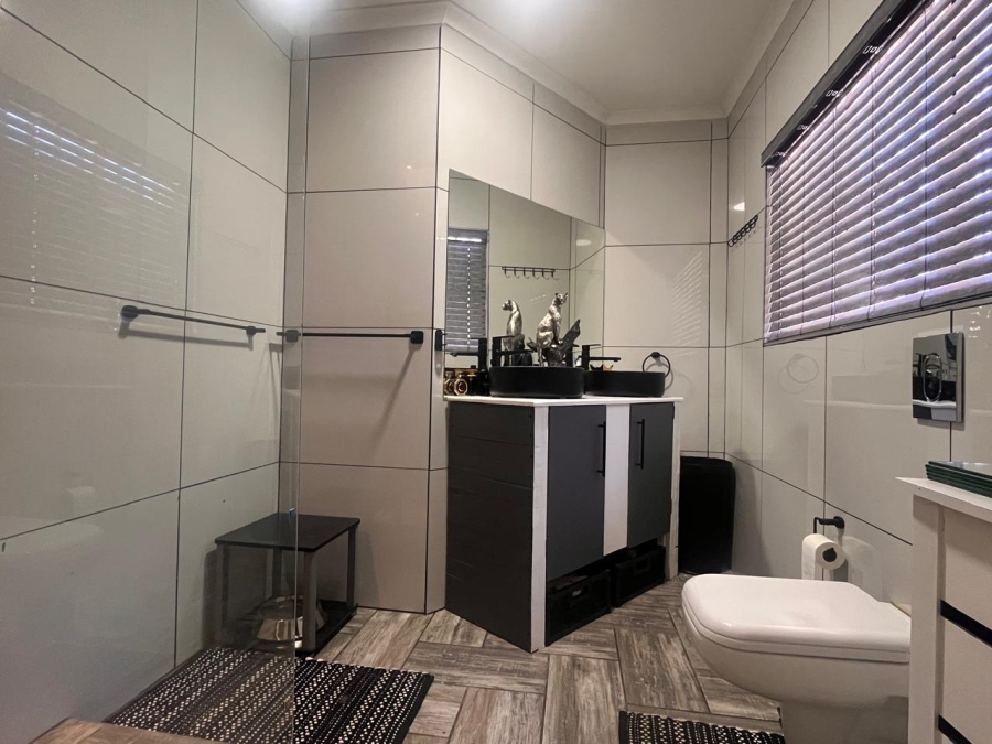 4 Bedroom Property for Sale in Pierre Van Ryneveld Gauteng