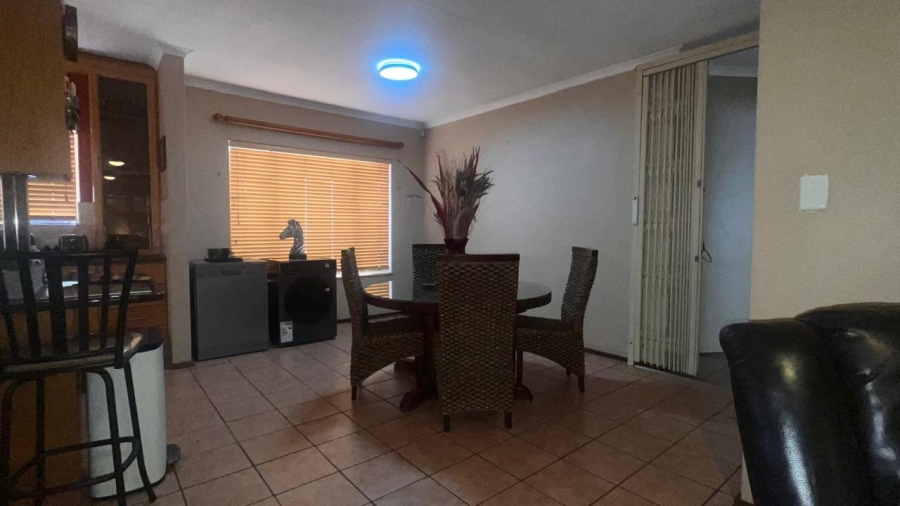 4 Bedroom Property for Sale in Pierre Van Ryneveld Gauteng