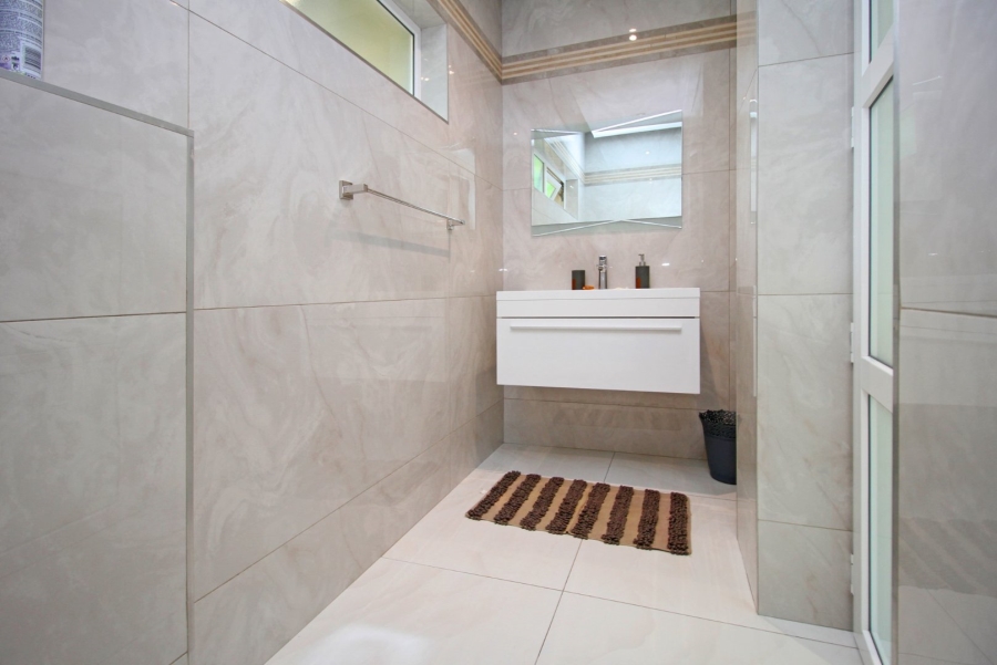 9 Bedroom Property for Sale in Hurlingham Gauteng