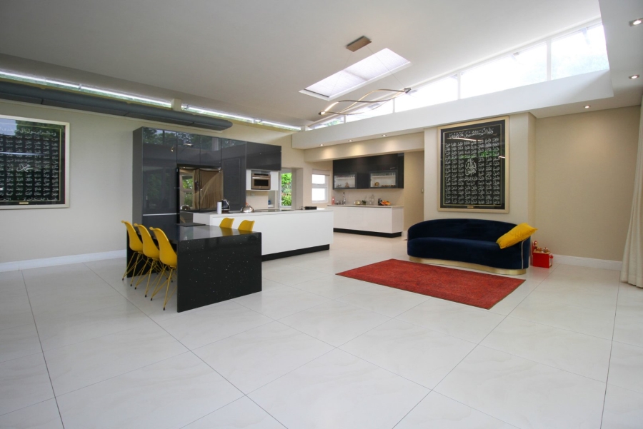9 Bedroom Property for Sale in Hurlingham Gauteng