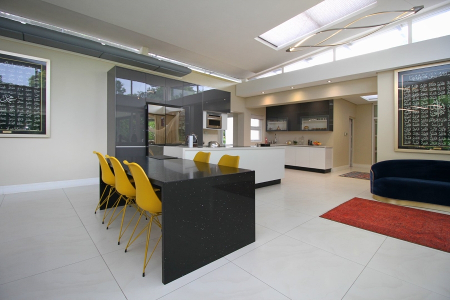 9 Bedroom Property for Sale in Hurlingham Gauteng