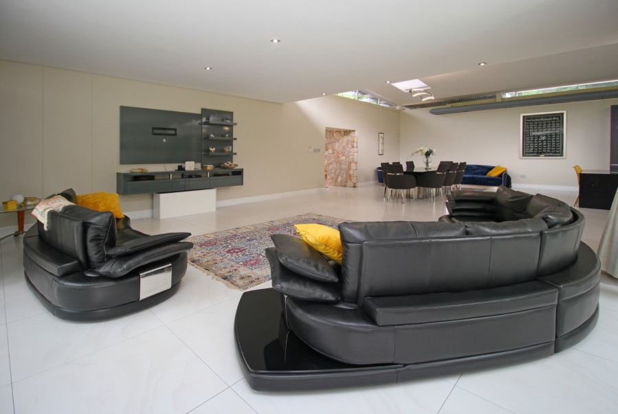 9 Bedroom Property for Sale in Hurlingham Gauteng